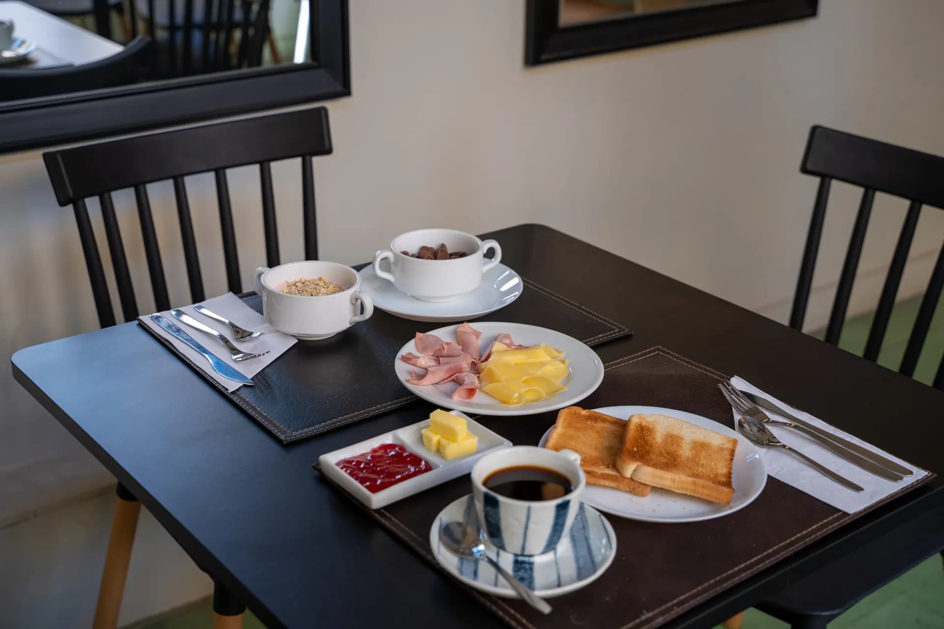 Areas Comunes at Happy Hostel Santiago — photo 13