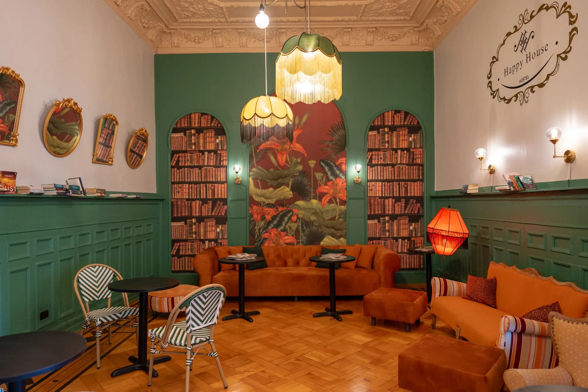 Areas Comunes at Happy Hostel Santiago — photo 20