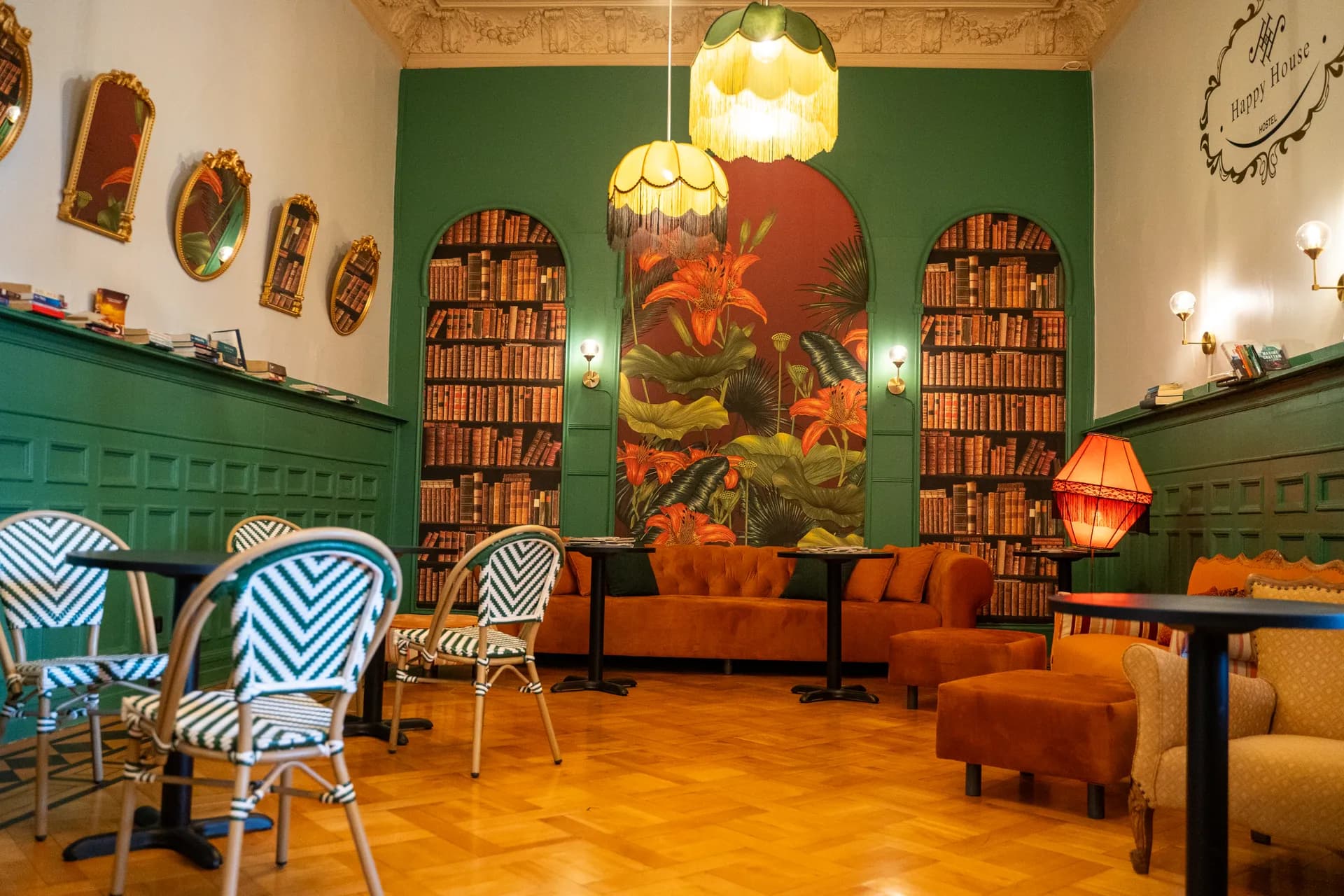 Areas Comunes at Happy Hostel Santiago — photo 3