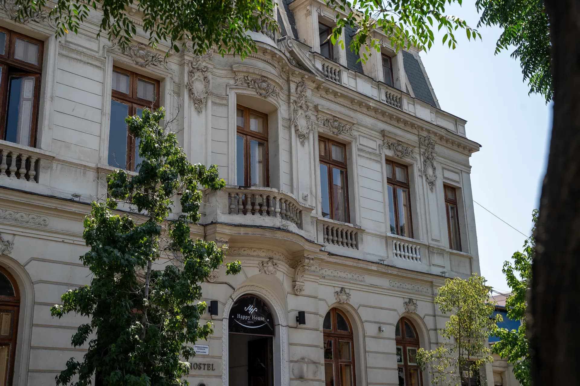 Fachada at Happy Hostel Santiago — photo 4