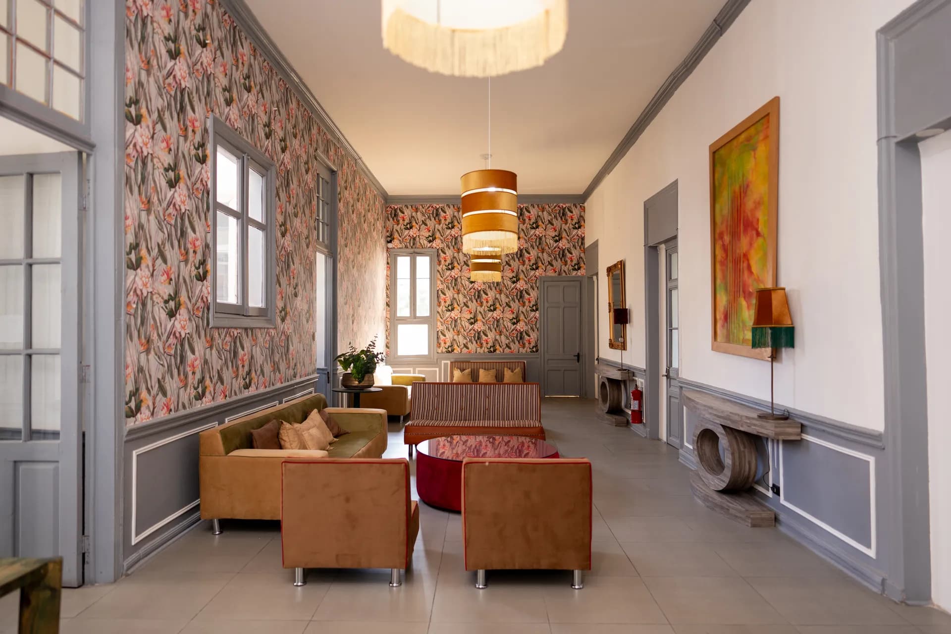 Gran Hall at Happy Hostel Santiago — photo 14