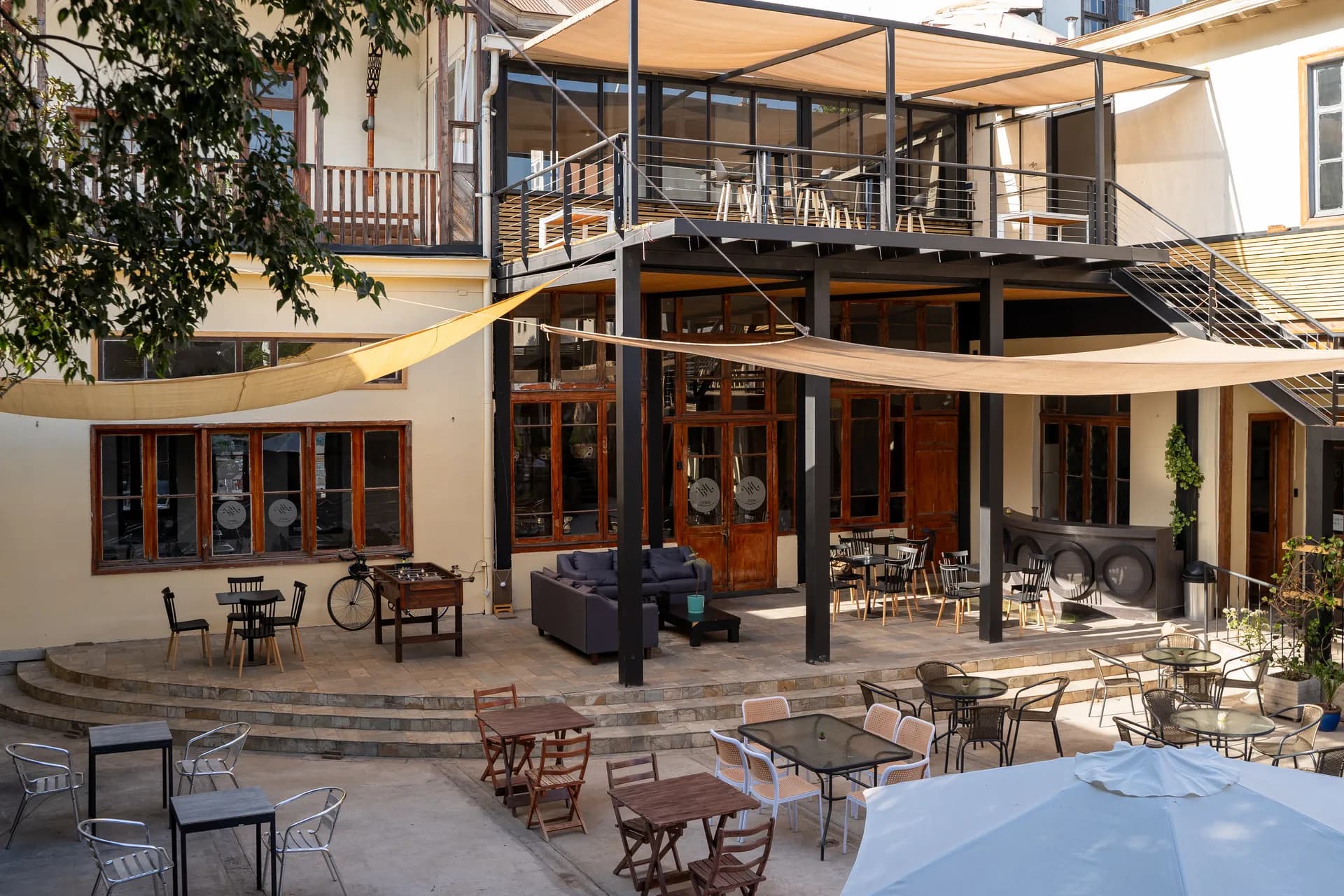 Jardin y Patio at Happy Hostel Santiago — photo 22