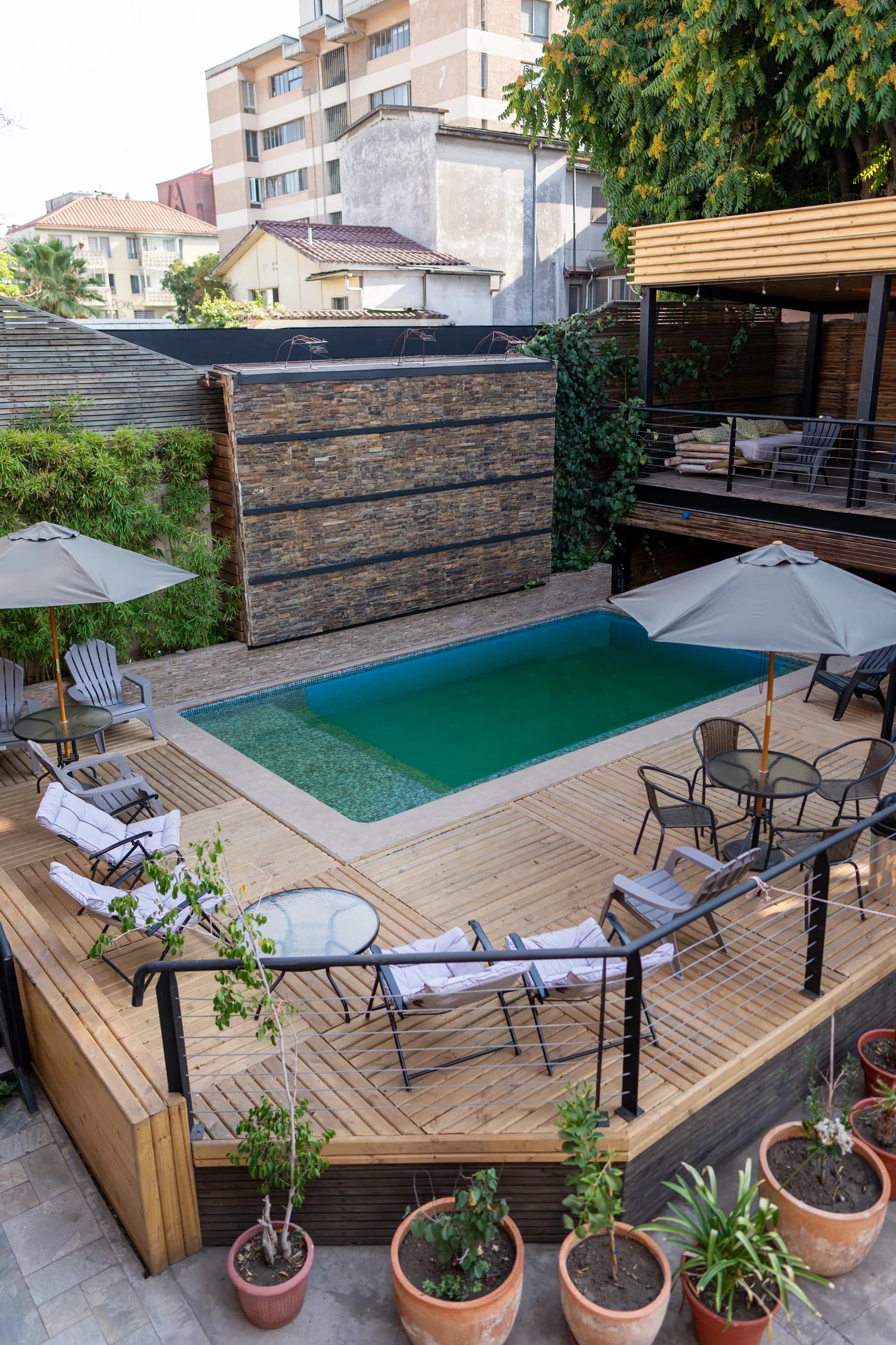 Jardin y Patio at Happy Hostel Santiago — photo 36