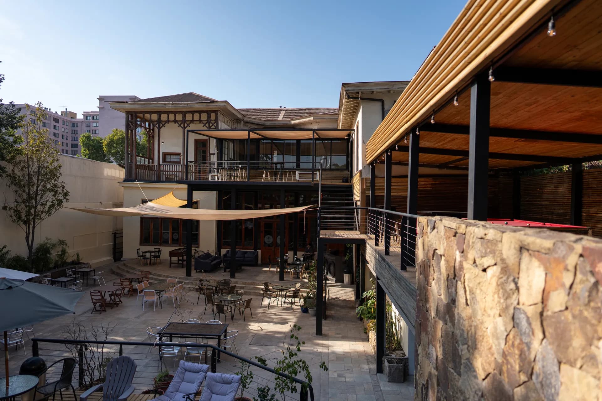 Jardin y Patio at Happy Hostel Santiago — photo 37