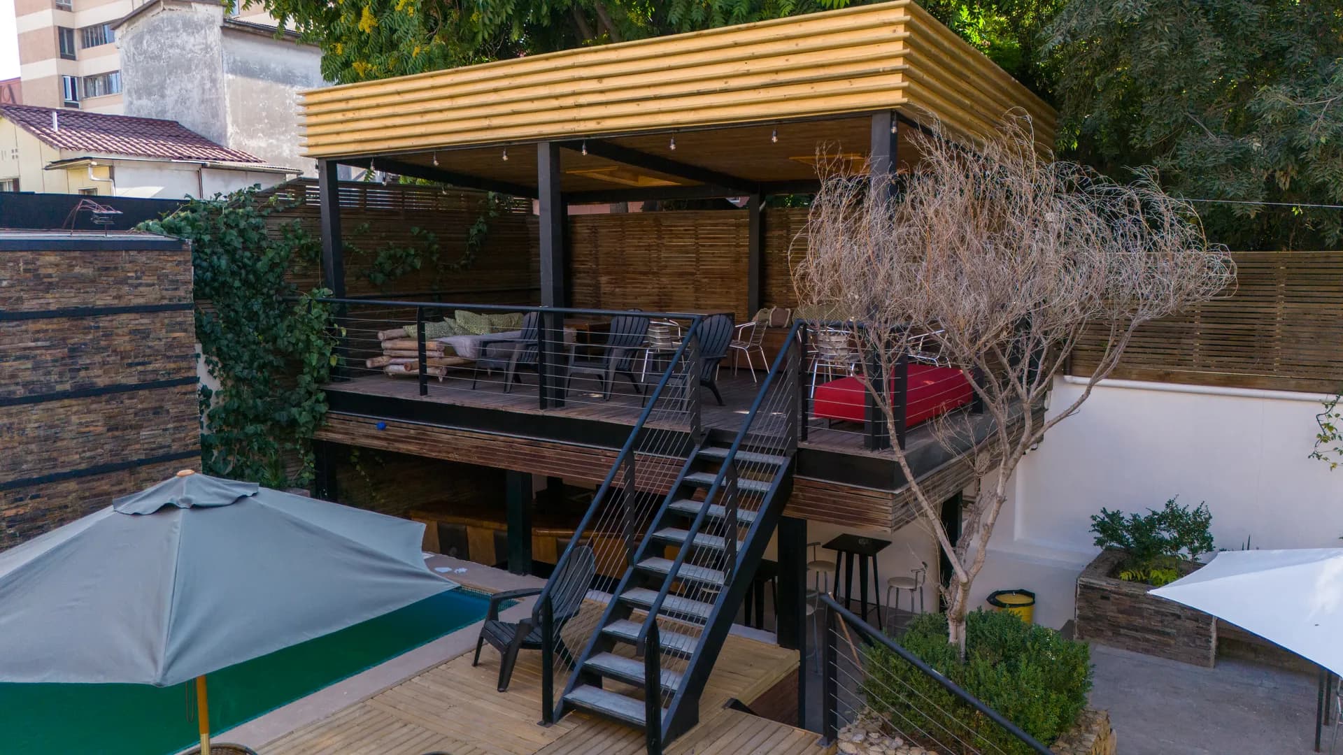 Jardin y Patio at Happy Hostel Santiago — photo 7